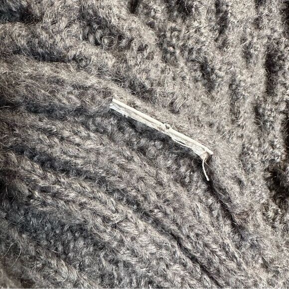 Stella McCartney ‘18 Gray Asymmetric Cable-knit Wool And Alpaca-blend Sweater - Picture 14 of 16